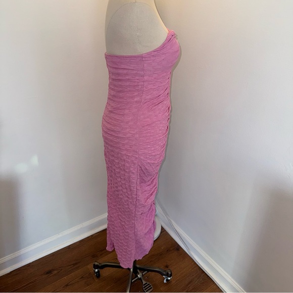Urban Outfitters Women’s Small Pink UO Nadia Ruched Strapless Midi Bodycon Dress - Picture 5 of 9